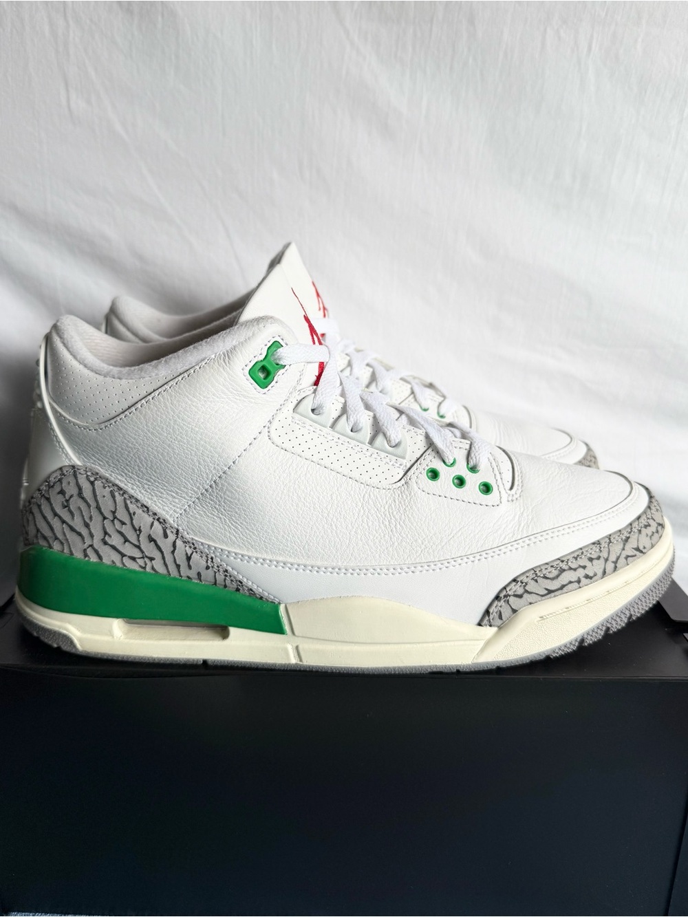 AUTHENTIC Jordan 3 Retro Lucky Green size 10.5M / 12W CK9246-136 2023 PRE-OWNED